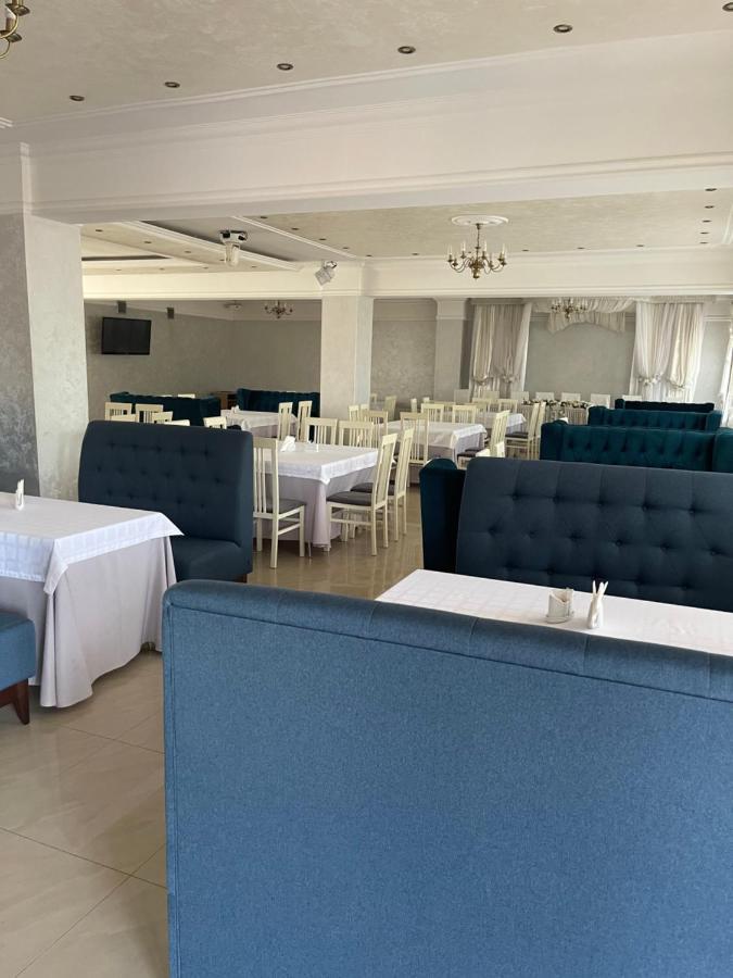 Yunist Hotel Ivano-Frankivsk Buitenkant foto