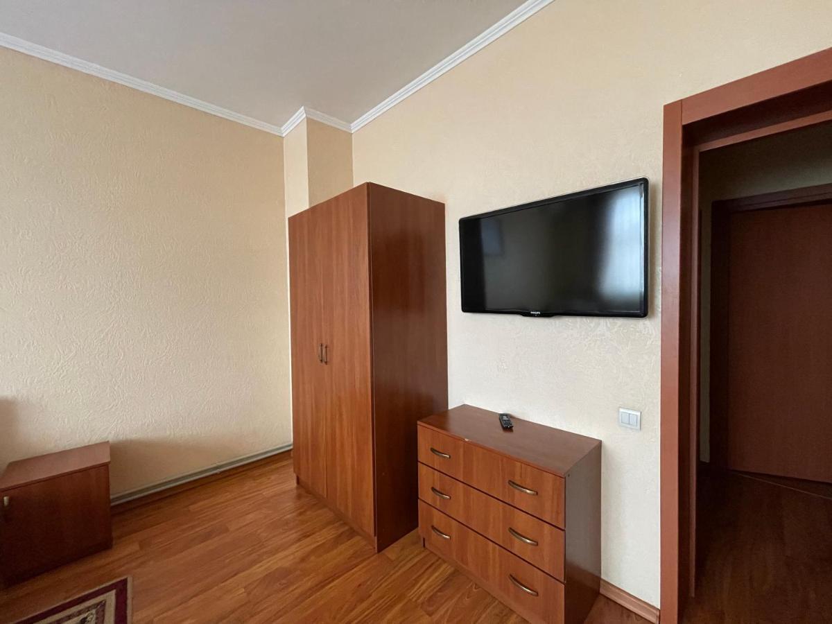 Yunist Hotel Ivano-Frankivsk Buitenkant foto