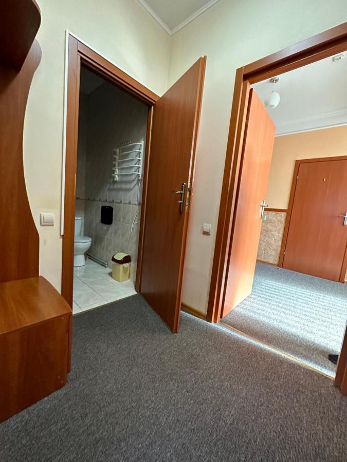 Yunist Hotel Ivano-Frankivsk Buitenkant foto