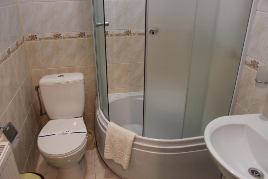 Yunist Hotel Ivano-Frankivsk Kamer foto